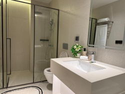 The Sunshine Beach Family Suite with Pool