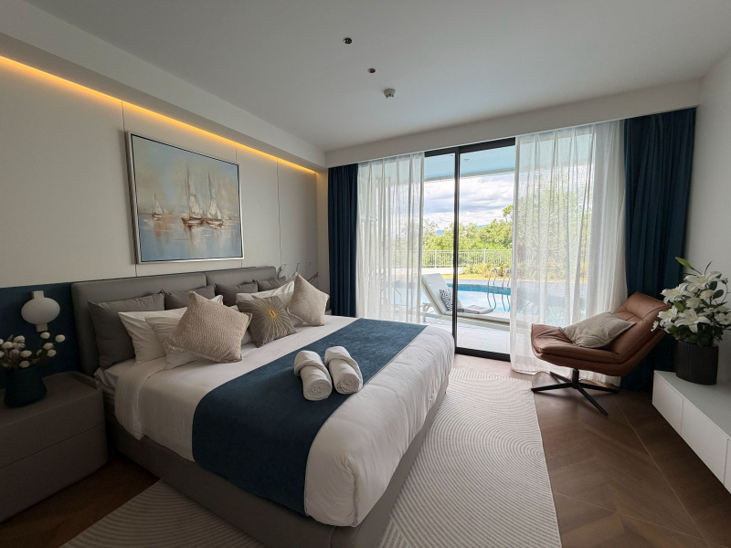 The Sunshine Beach Family Suite with Pool