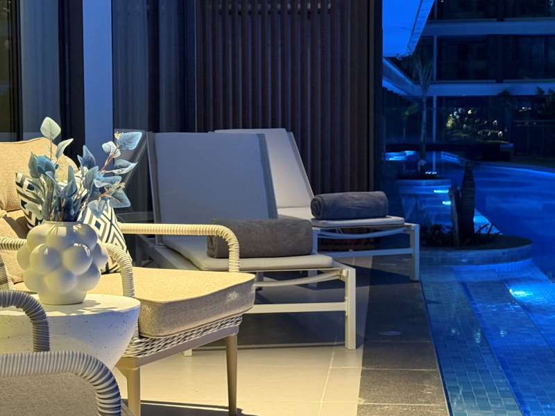 The Sunshine Beach Family Suite with Pool