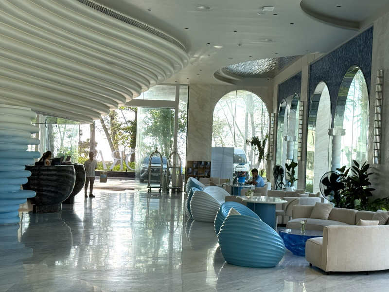 The Sunshine Beach Family Suite with Pool