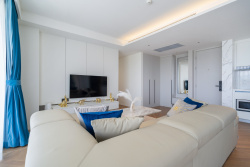 Sunshine Beach Luxury 3-bedrooms with a great view