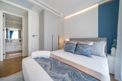 Sunshine Beach Luxury 3-bedrooms with a great view