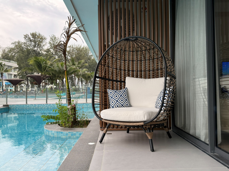 The Sunshine Beach Family Suite with Pool