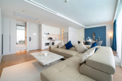 The Sunshine Beach Family Suite with Pool